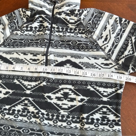 Eddie Bauer | Black and White Geometric Patterned Fleece Quarter Zip Pullover - Picture 5 of 7